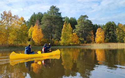 Fun Canoeing Adventures in Lapland’s Colourful Autumn