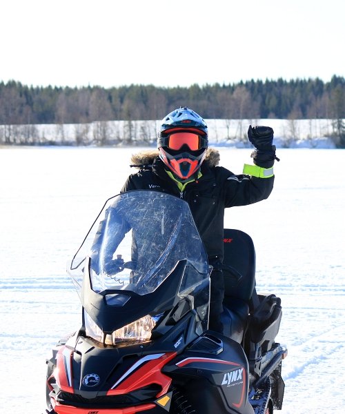 Private Snowmobile Experience in Lapland Private Snowmobile Experience in Lapland